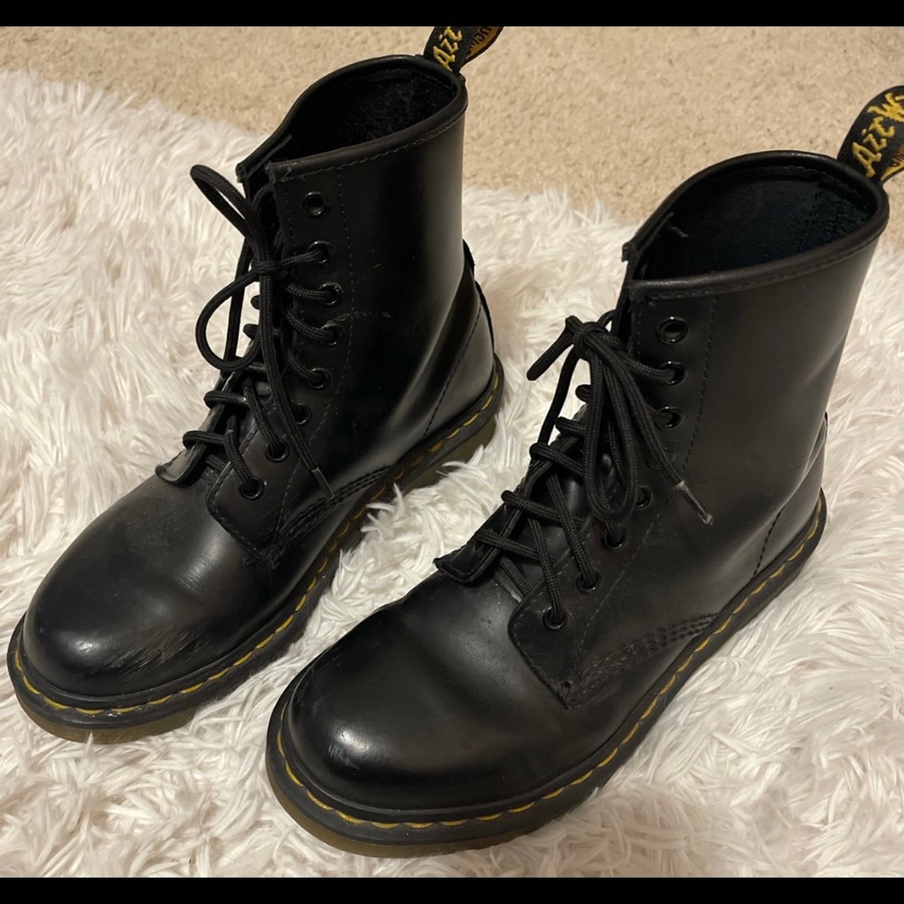 Doc Marten’s authentic 1460 boot size 7 women’s